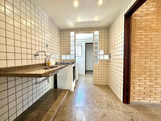 Apartamento reformado 3 quartos, ventilado e com excelente planta