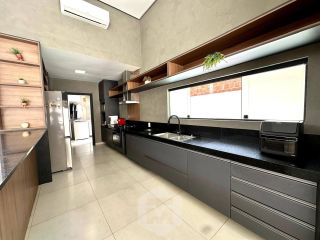 Casa 100% térrea de Alto Padrão à Venda – Condomínio Green Park | Guaxuma