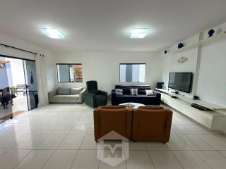 Casa em Condomínio Fechado | 4 Quartos | Piscina | Energia Solar | Área Gourmet