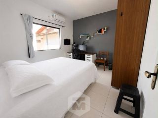 Casa em Condomínio Fechado | 4 Quartos | Piscina | Energia Solar | Área Gourmet