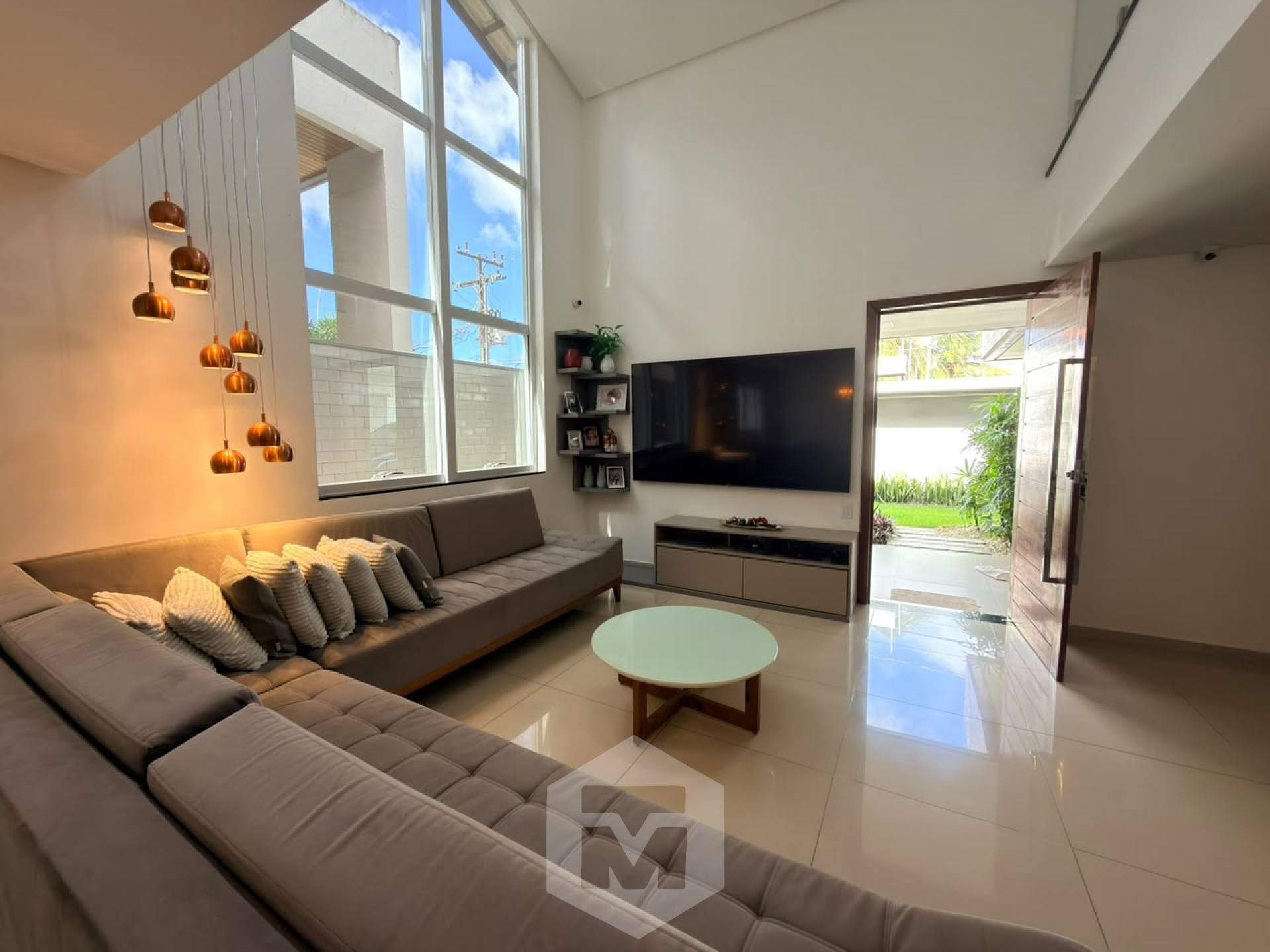 Casa em Condomínio fechado com 4 quartos – Porteira Fechada