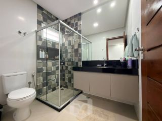 Casa em Condomínio fechado com 4 quartos – Porteira Fechada