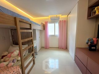 Casa em Condomínio fechado com 4 quartos – Porteira Fechada