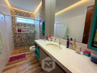 Casa em Condomínio fechado com 4 quartos – Porteira Fechada