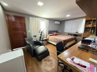 Casa em Condomínio fechado com 4 quartos – Porteira Fechada