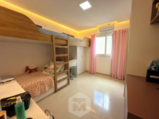 Casa em Condomínio fechado com 4 quartos – Porteira Fechada