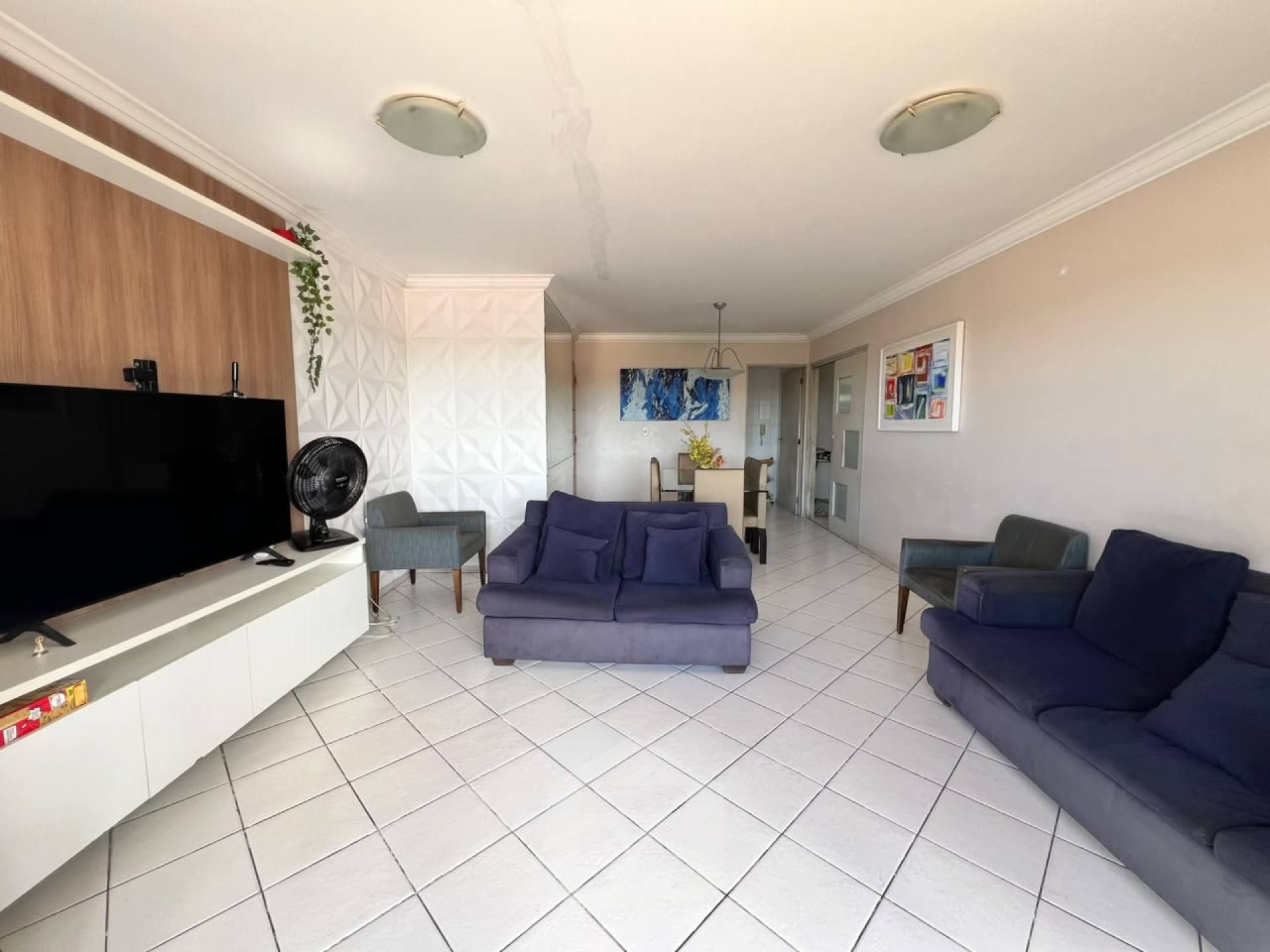 APARTAMENTO AMPLO COM 3 QUARTOS
