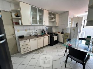 APARTAMENTO AMPLO COM 3 QUARTOS