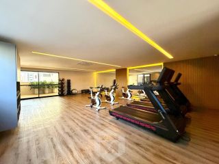 Apartamento mobiliado, nascente, com 2 quartos e 2 vagas