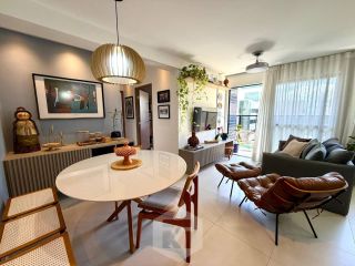 Apartamento mobiliado, nascente, com 2 quartos e 2 vagas