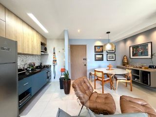 Apartamento mobiliado, nascente, com 2 quartos e 2 vagas
