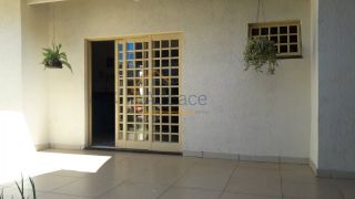 VENDE-SE:  Sobrado Jd. Messiânico, Londrina-Pr
