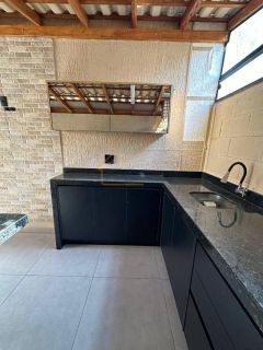 VENDE-SE: Apartamento com área privativa e com churrasqueira