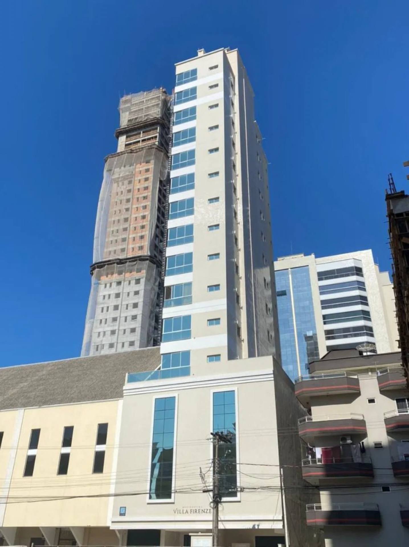 Apartamento no Residencial Villa Firenze Pronto para Morar - Meia Praia, Itapema