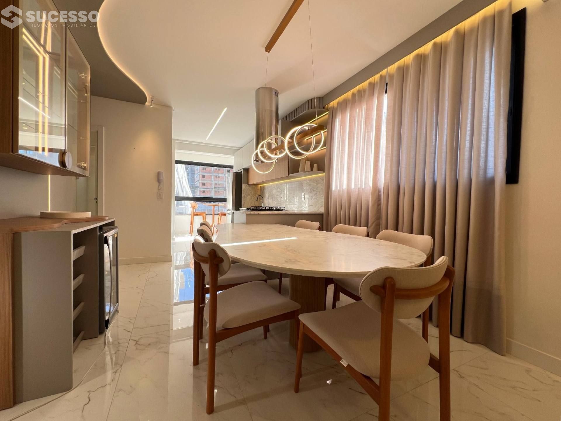 Apartamento Para Vender com 2 quartos 2 suítes no bairro Morretes em Itapema