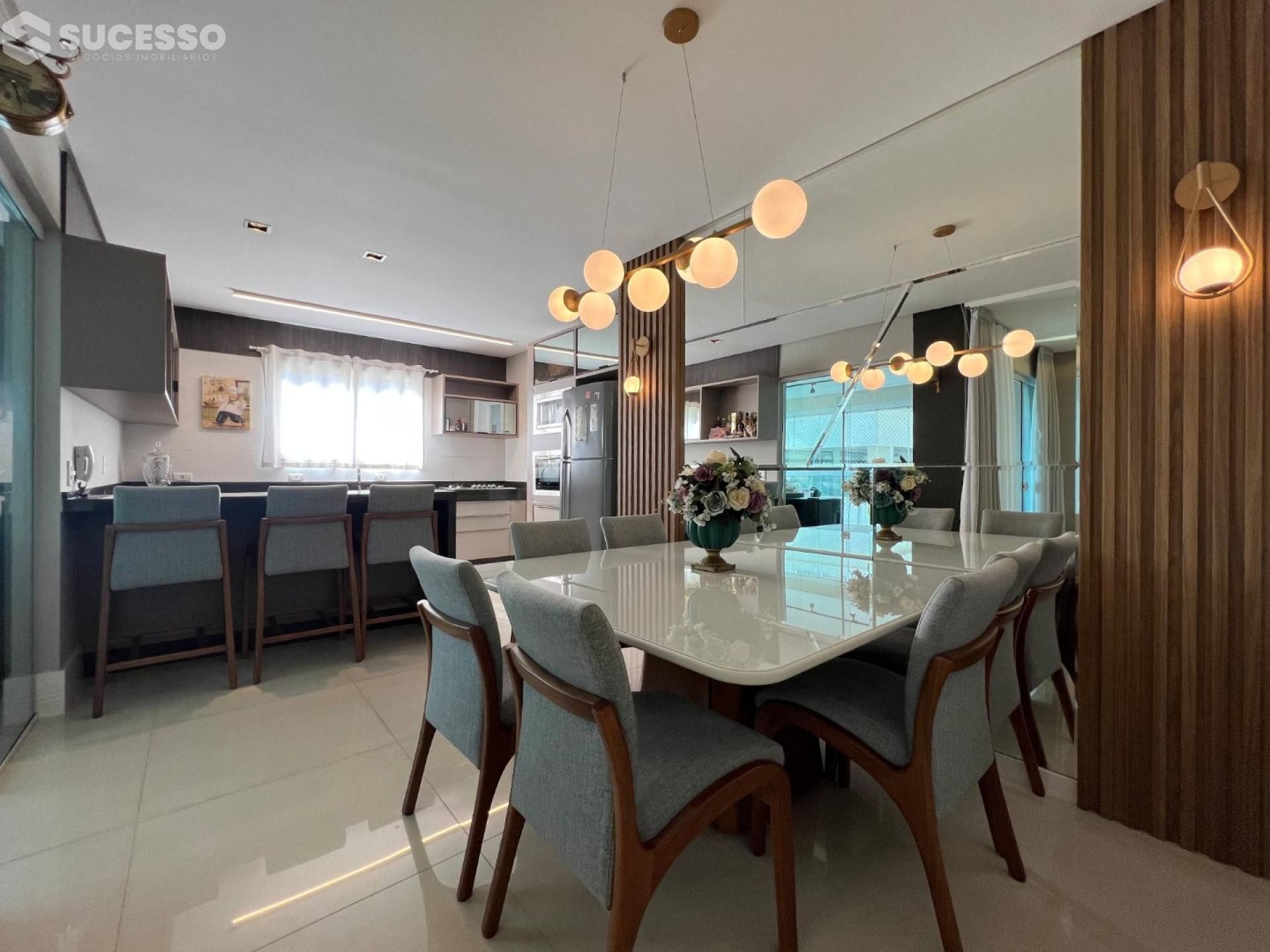 Apartamento Para Vender com 4 suítes no bairro Meia Praia em Itapema