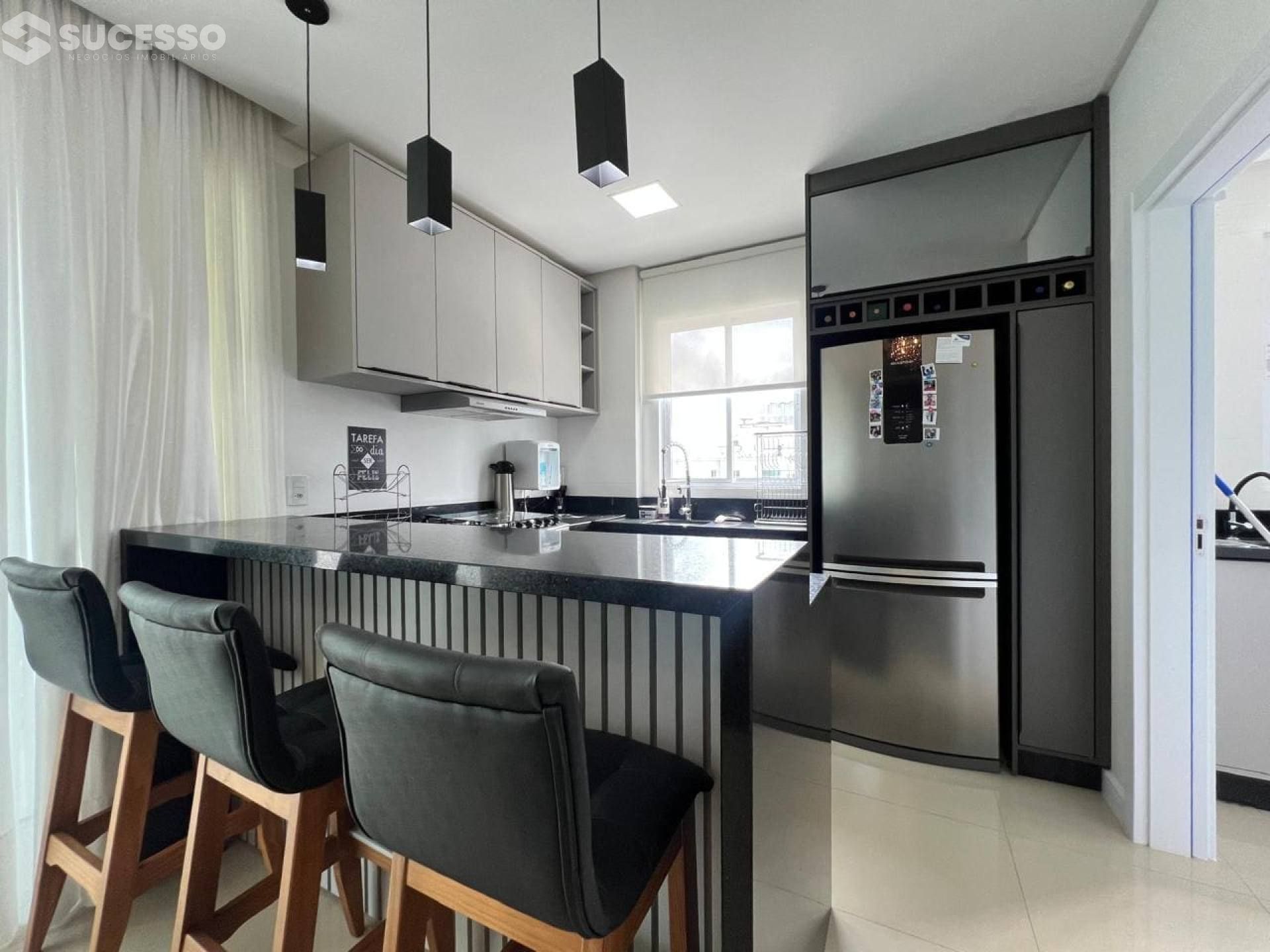 Apartamento Mobiliado Para Vender com 4 suítes na Meia Praia em Itapema
