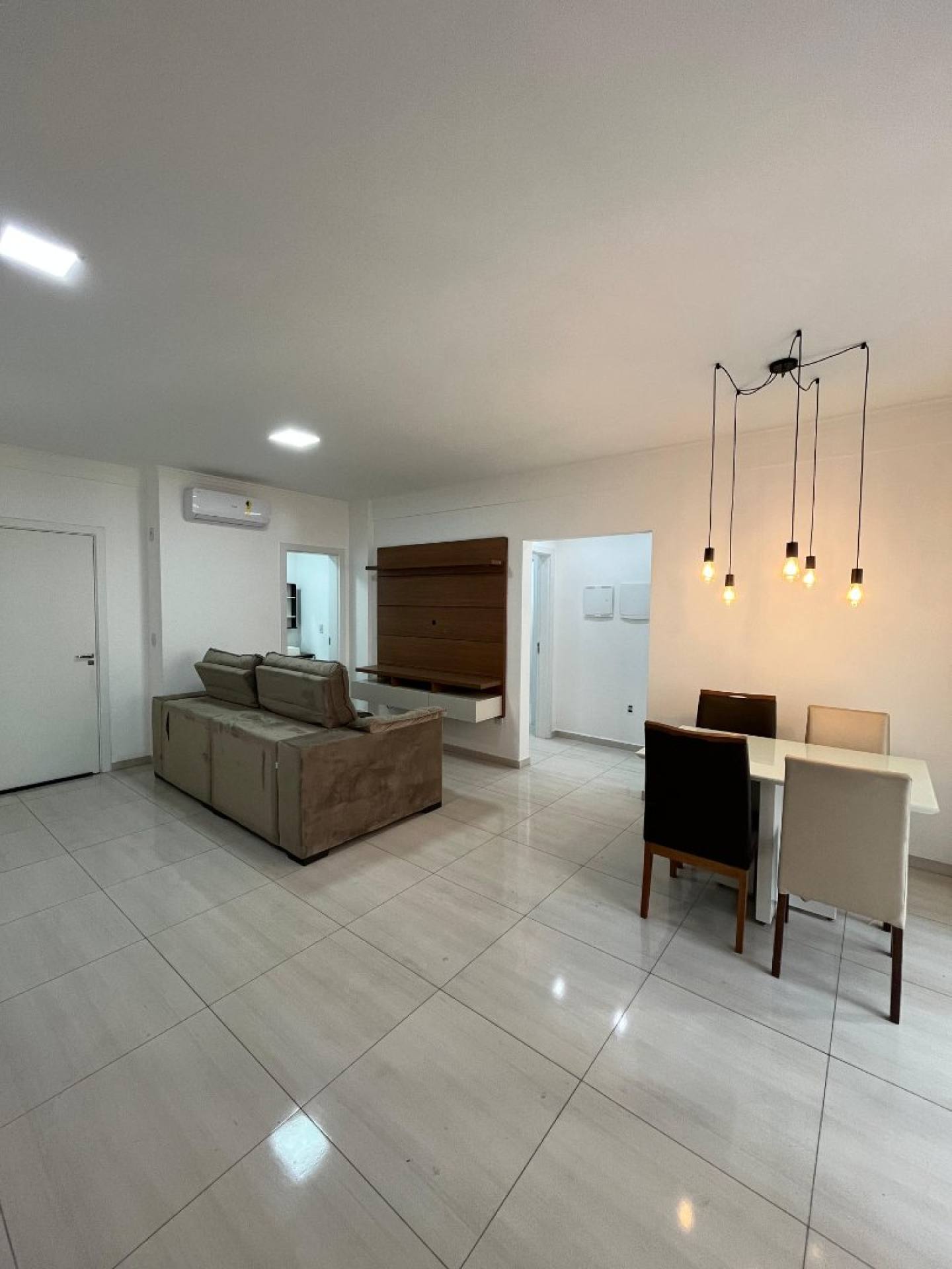 Apartamento Para Vender com 2 suítes no Morretes, Itapema
