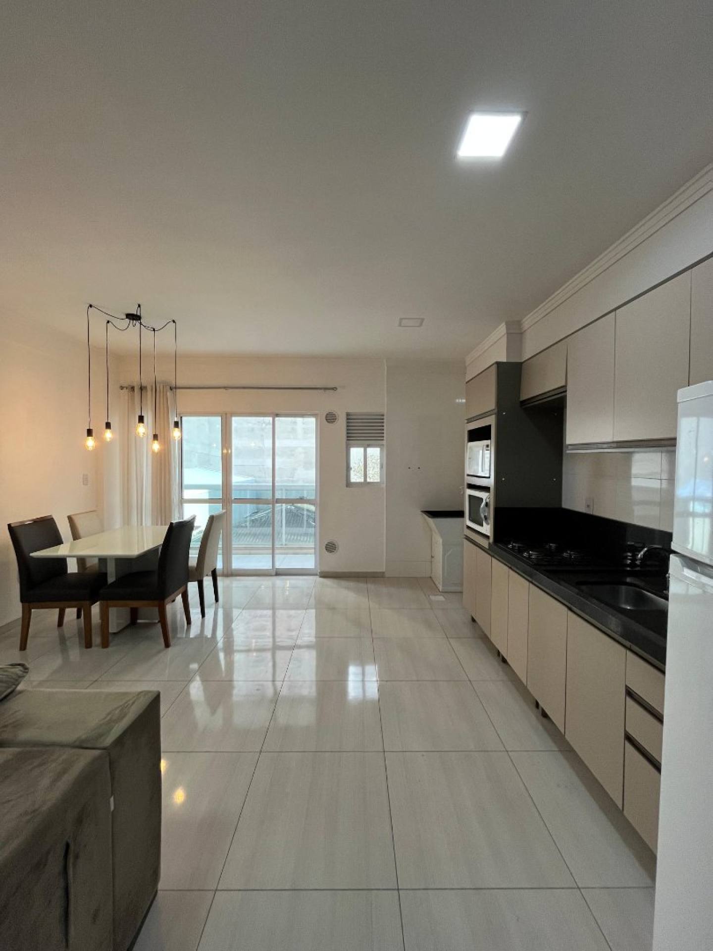 Apartamento Para Vender com 2 suítes no Morretes, Itapema