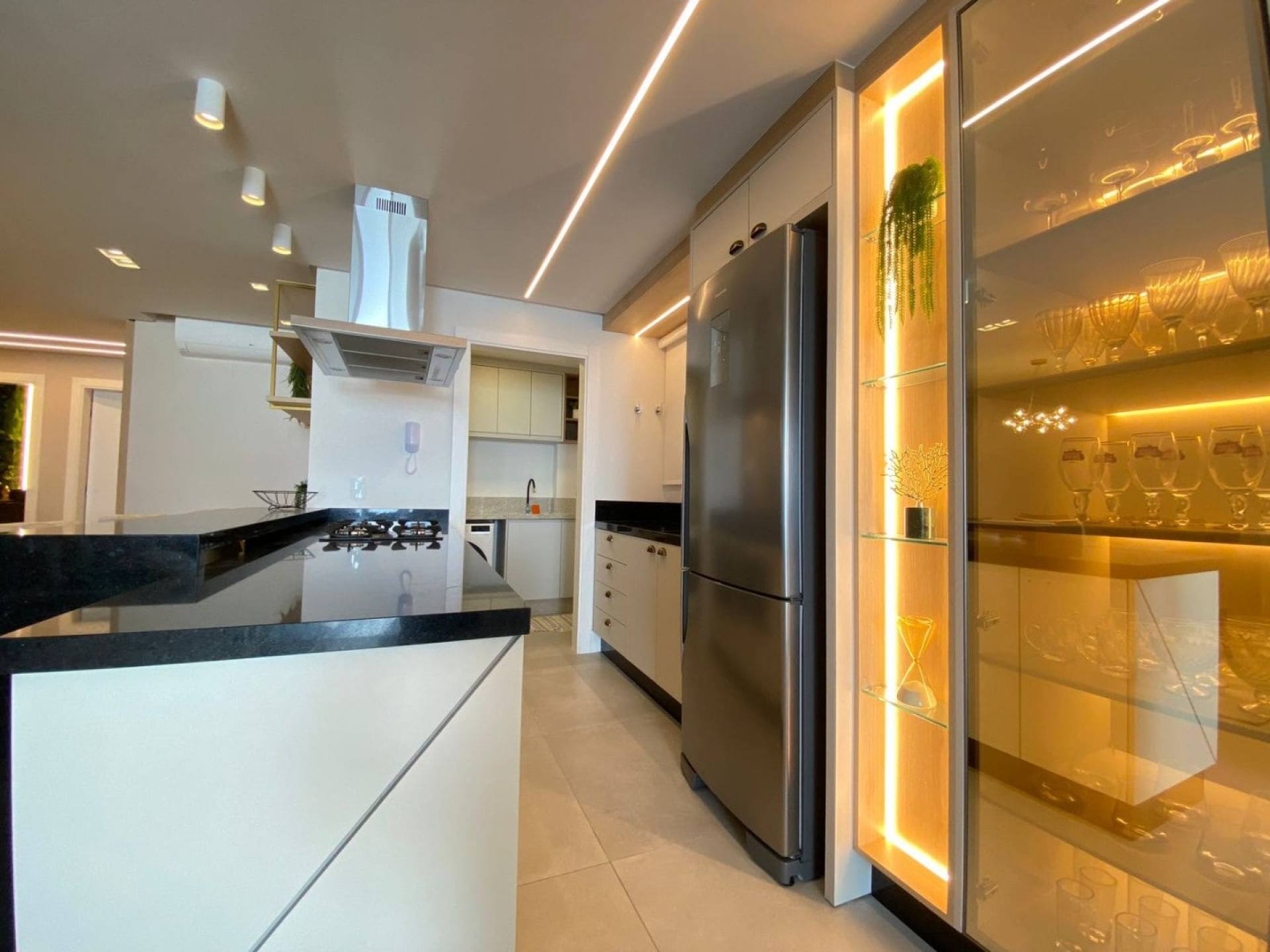 Apartamento Vista Mar Mobiliado À Venda no Perequê - Porto Belo