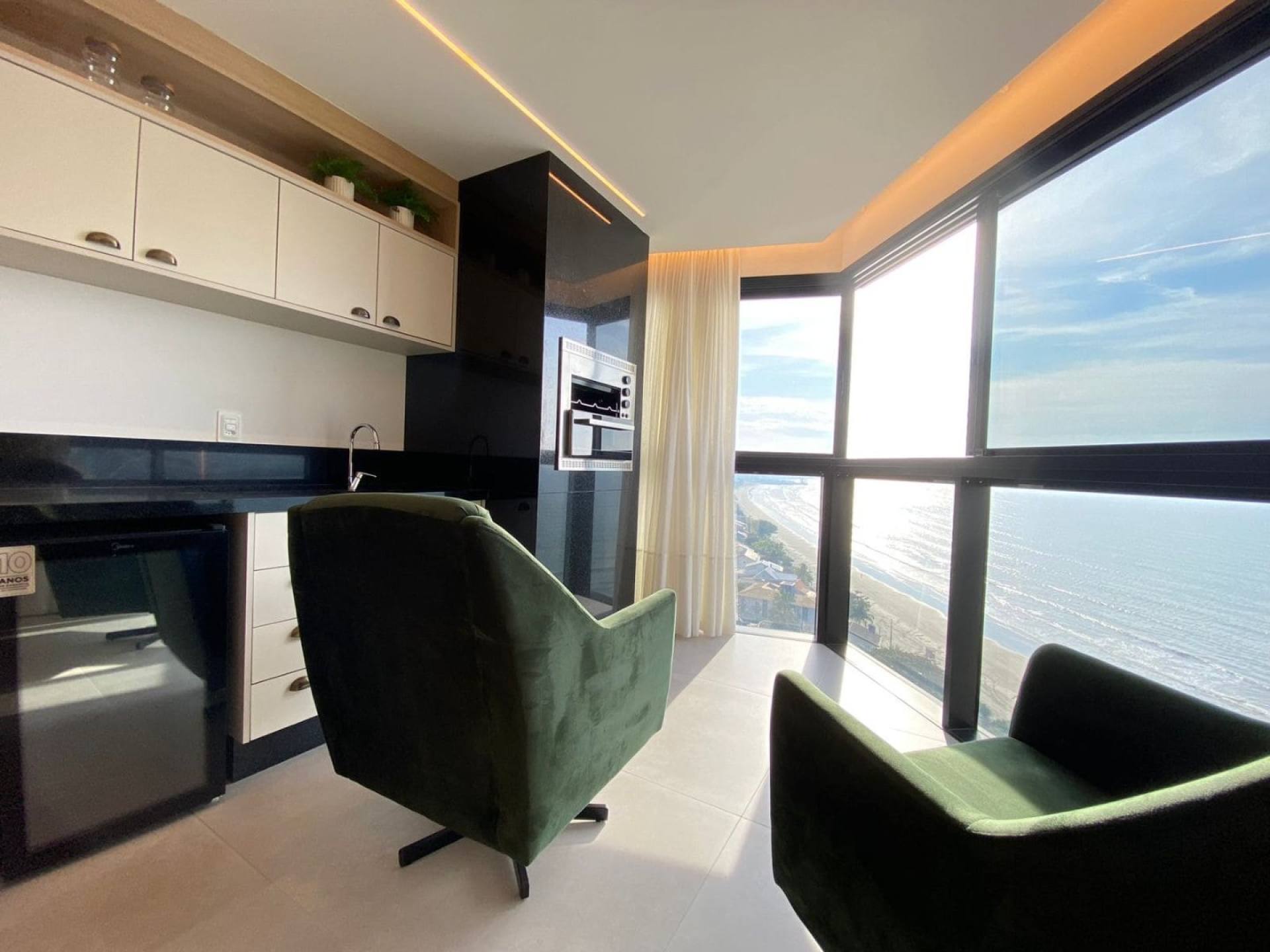 Apartamento Vista Mar Mobiliado À Venda no Perequê - Porto Belo