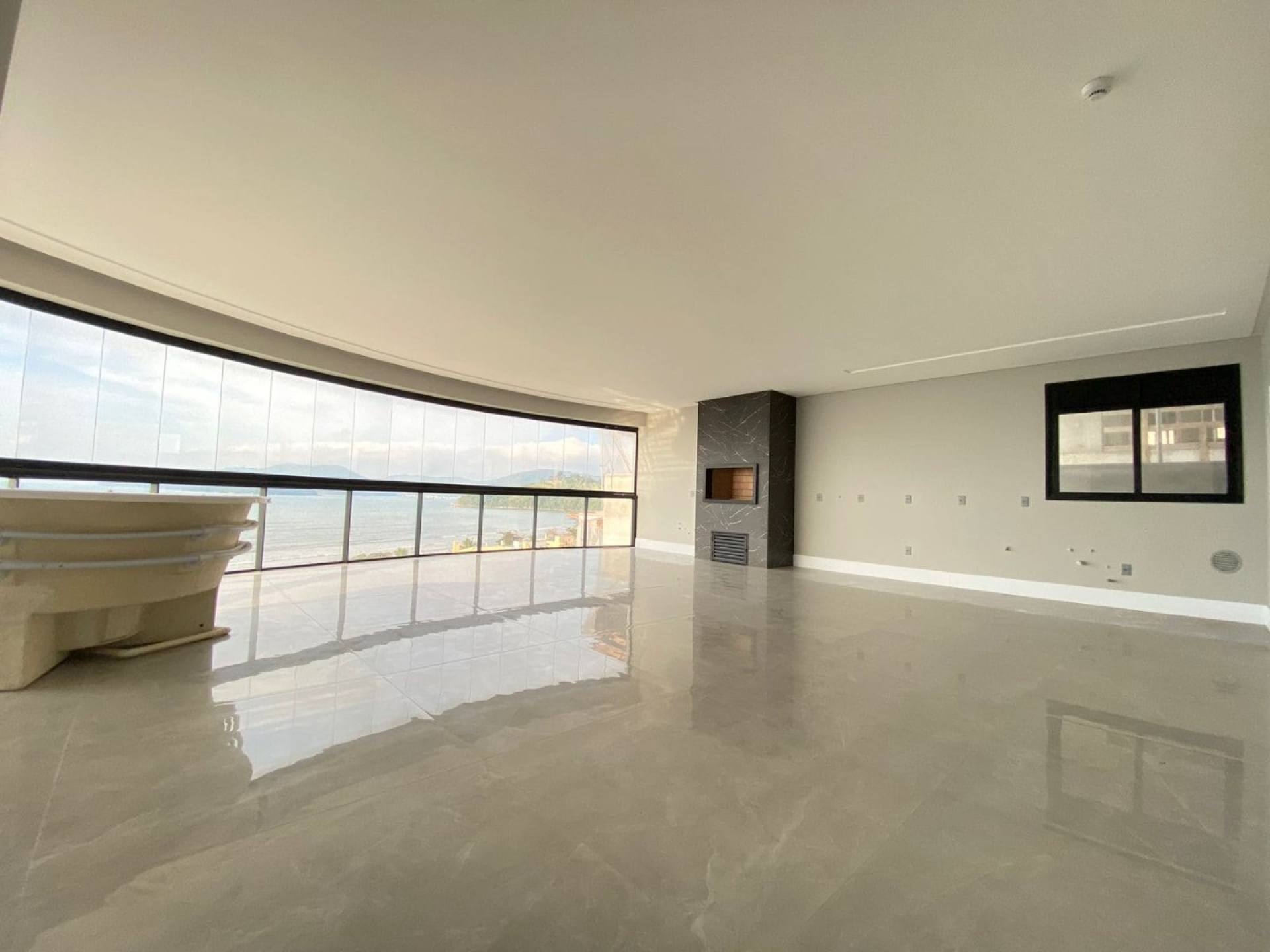 Apartamento Novo Frente Mar Para Vender no bairro Perequê - Porto Belo