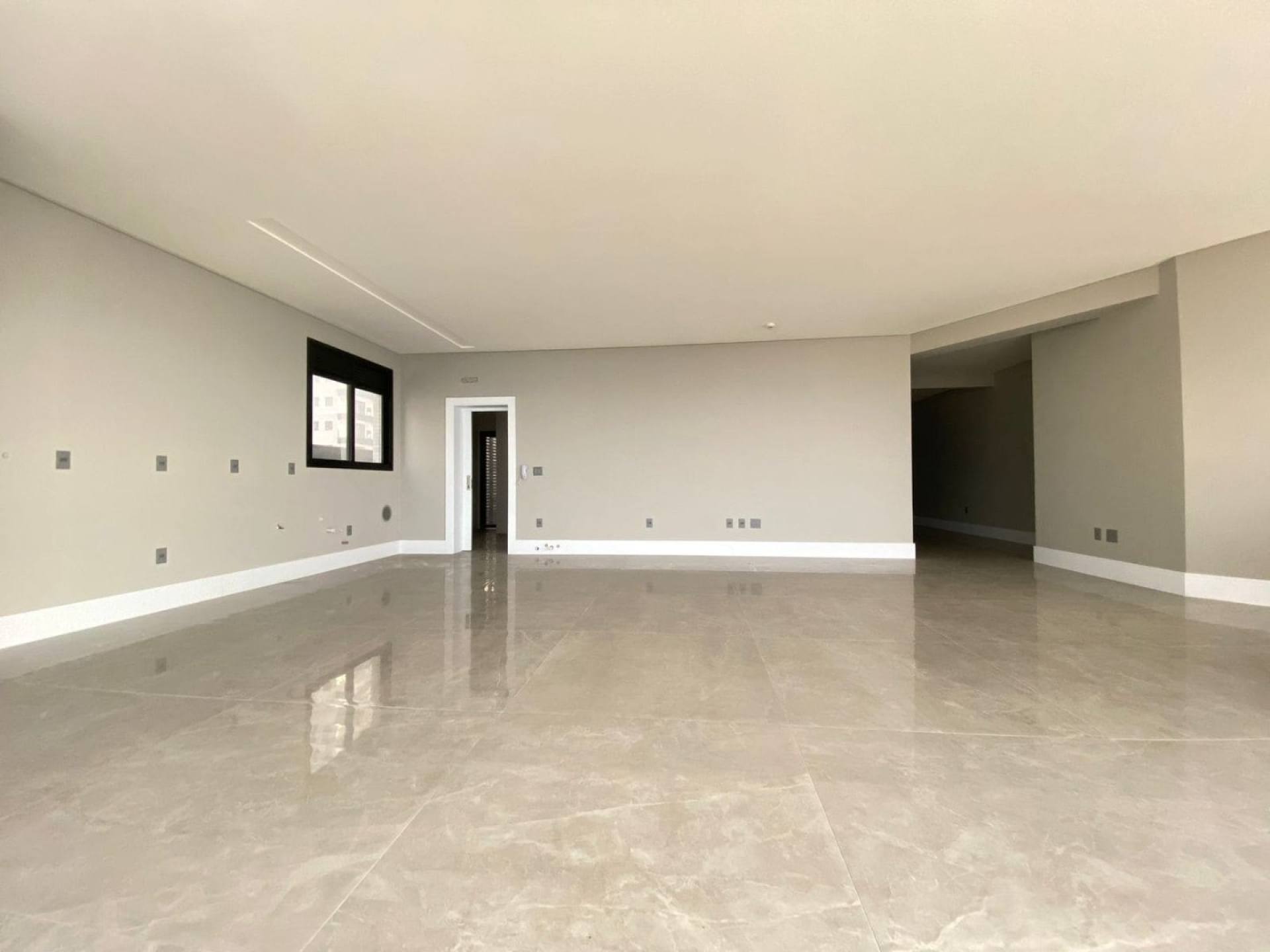 Apartamento Novo Frente Mar Para Vender no bairro Perequê - Porto Belo