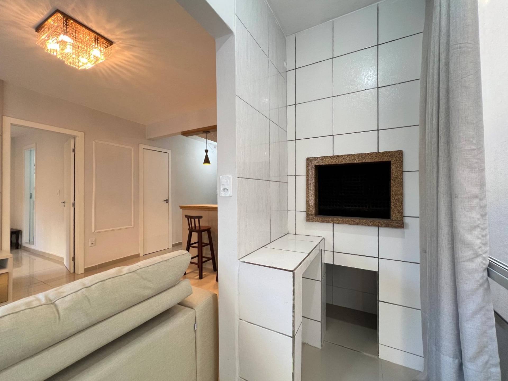Apartamento Para Vender com 2 quartos 1 suítes no bairro Meia Praia em Itapema