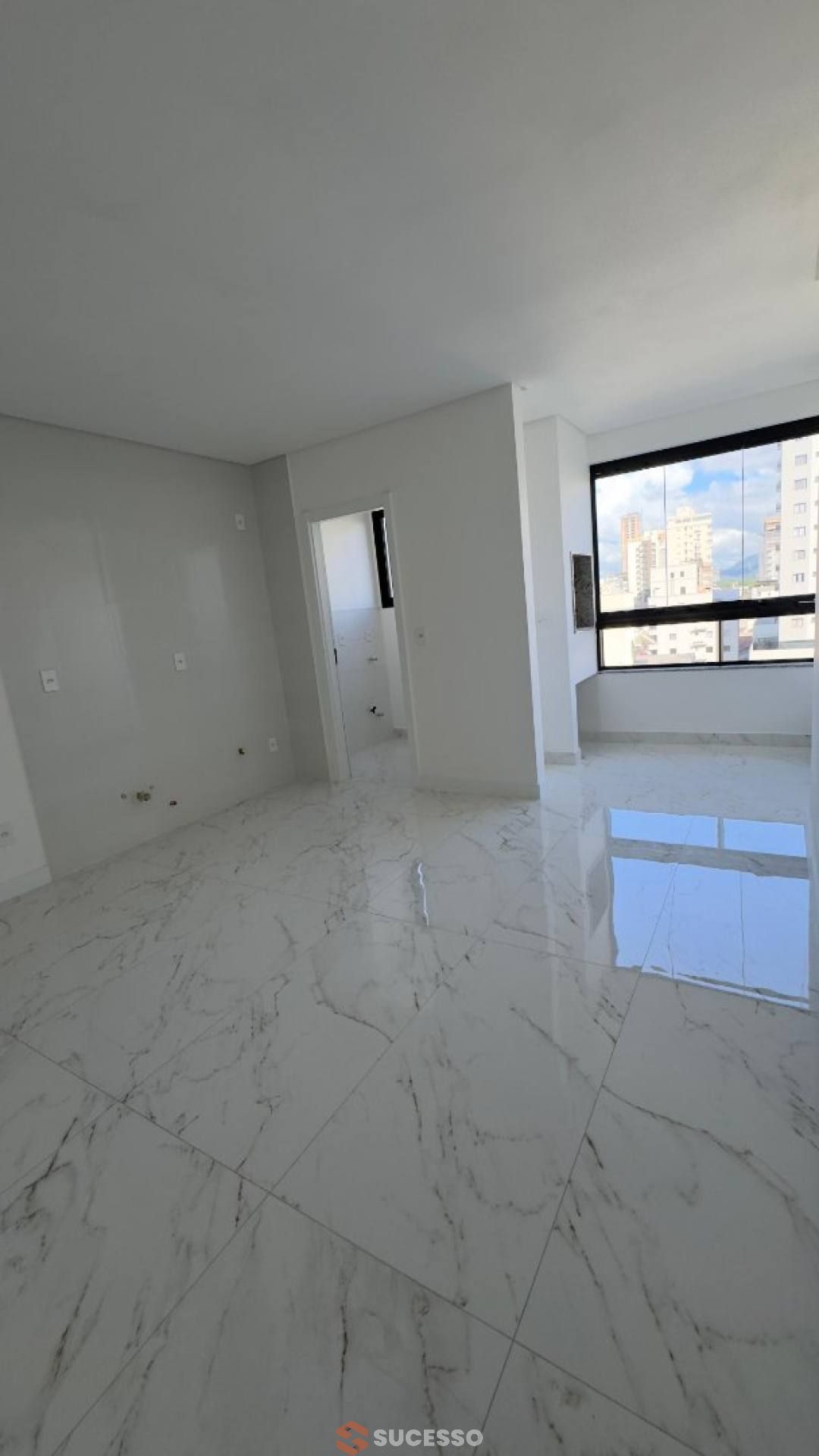 Apartamento Para Vender com 2 suítes no bairro Perequê, Porto Belo