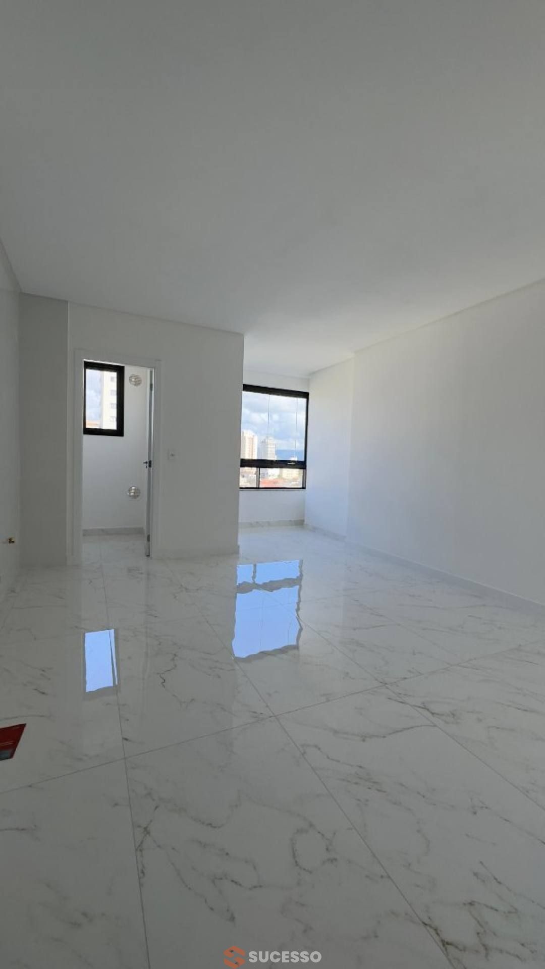 Apartamento Para Vender com 2 suítes no bairro Perequê, Porto Belo