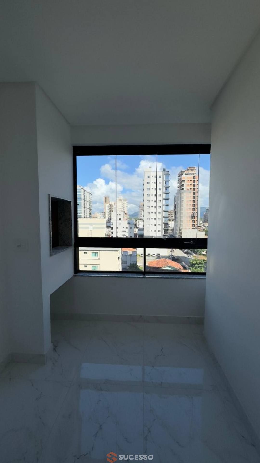 Apartamento Para Vender com 2 suítes no bairro Perequê, Porto Belo