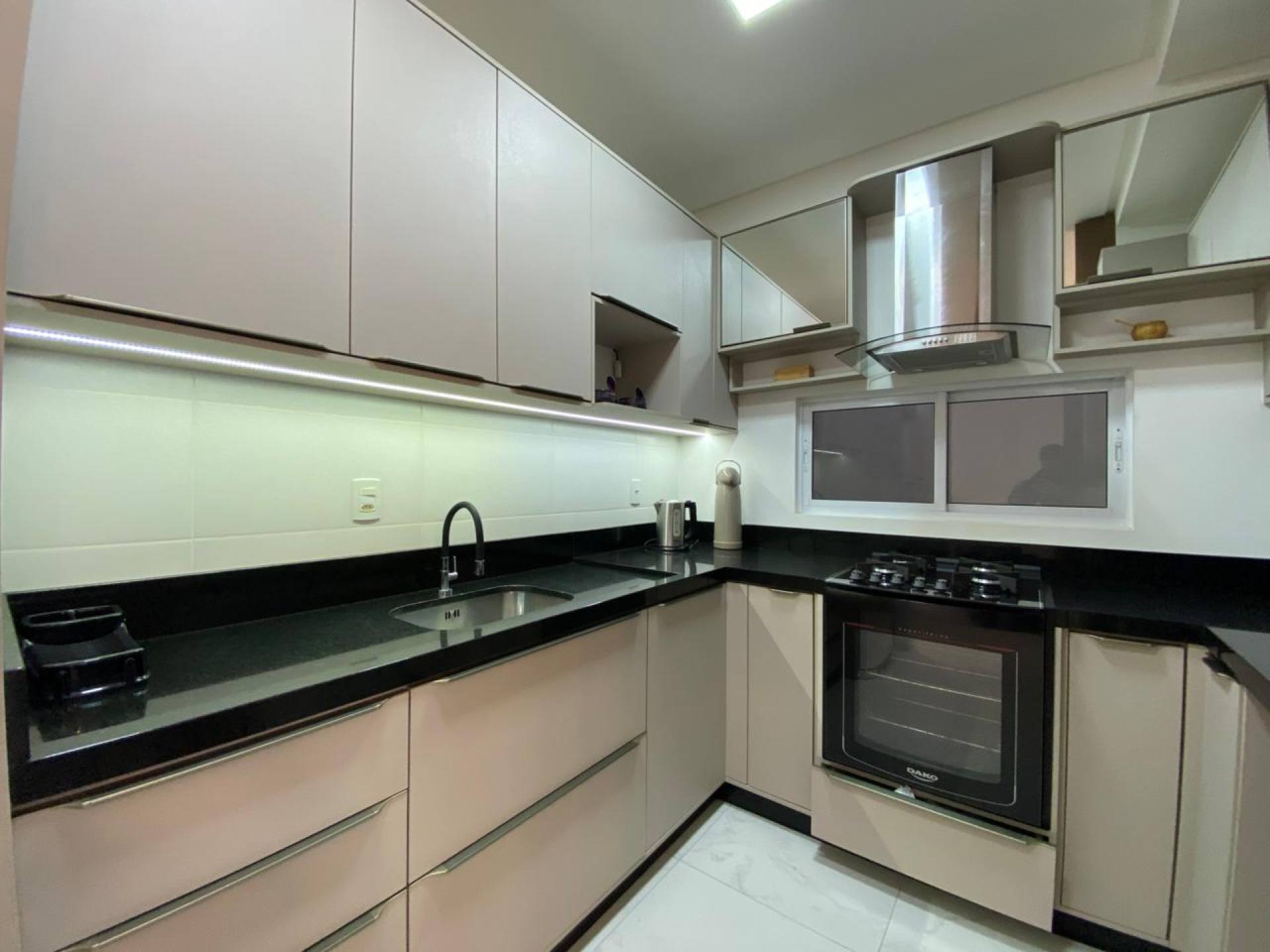 Apartamento Para Vender com 2 quartos no bairro Morretes, Itapema