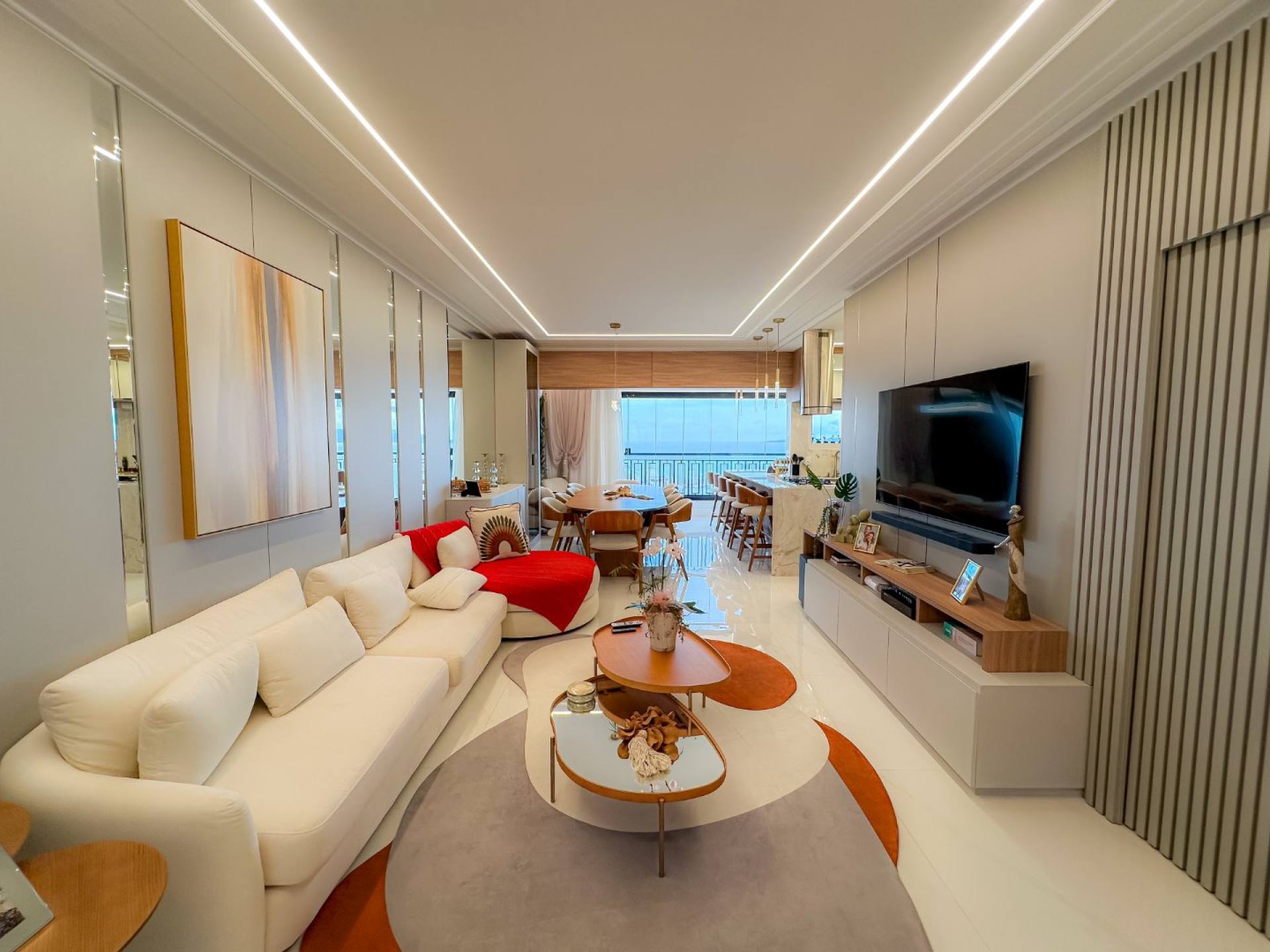 Apartamento Totalmente Mobiliado com Vista Mar no Centro de Itapema - SC