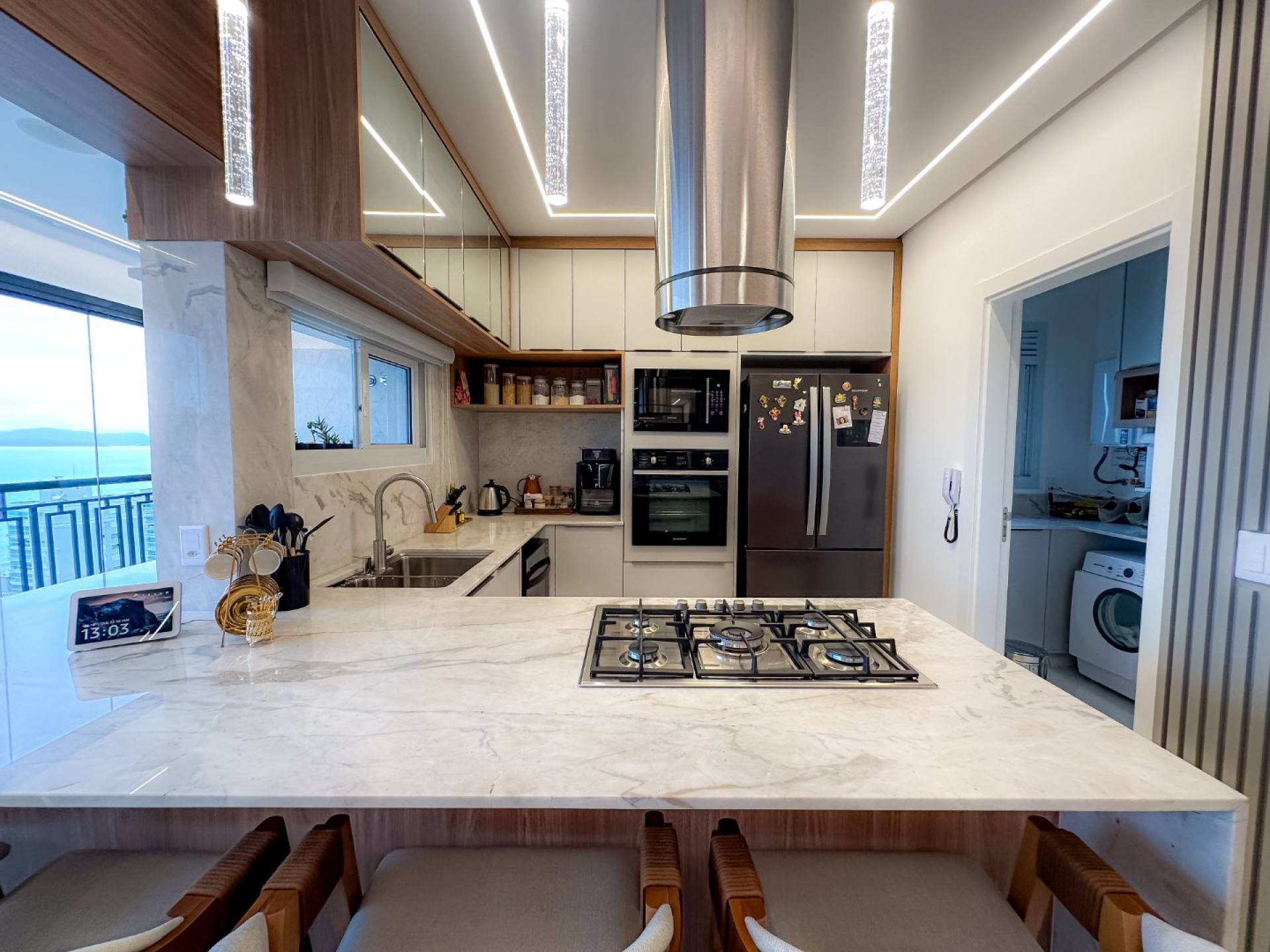 Apartamento Totalmente Mobiliado com Vista Mar no Centro de Itapema - SC