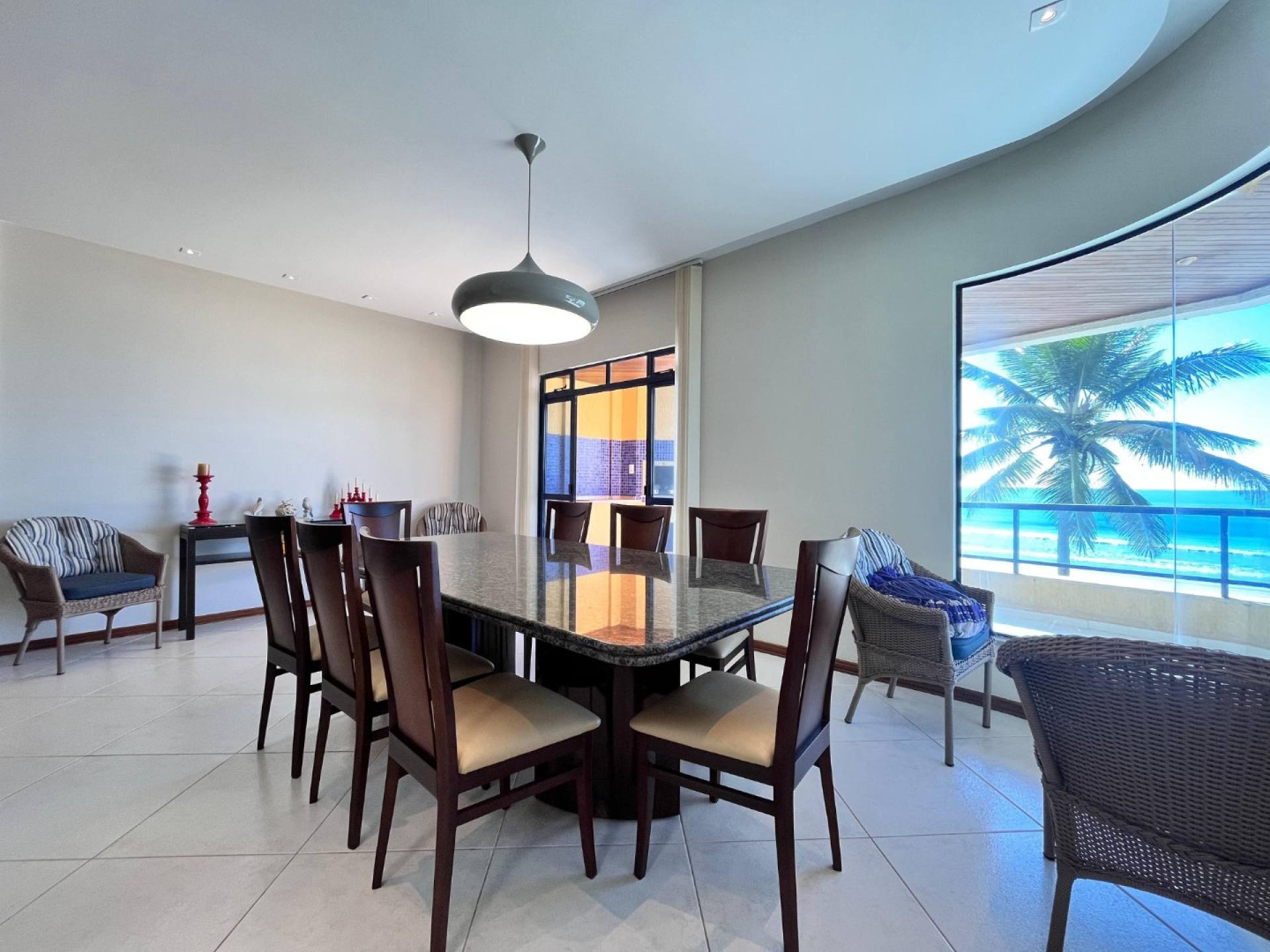 Apartamento Mobiliado Para Vender Frente Mar com 4 quartos na Meia Praia em Itapema