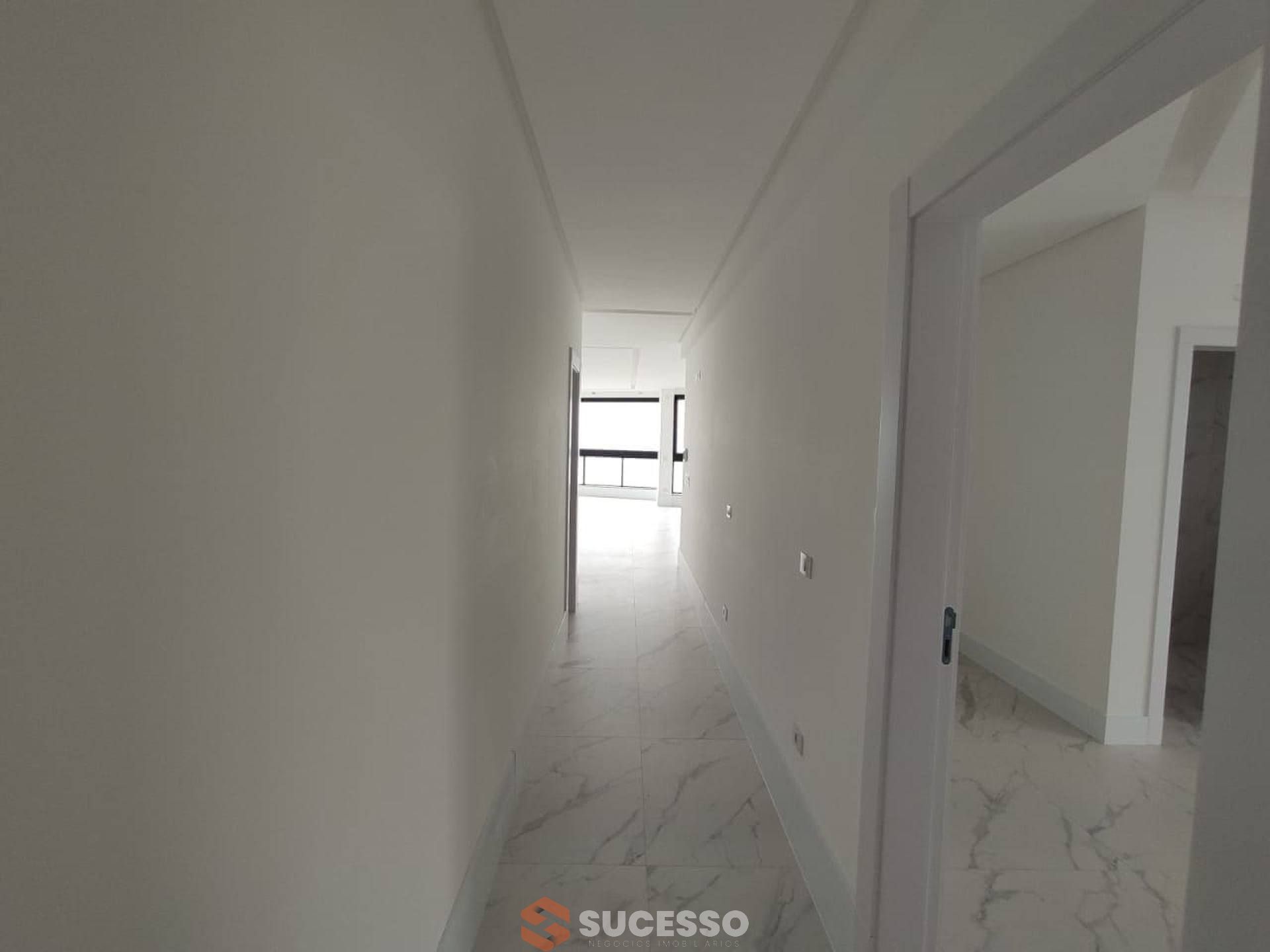 Apartamento Novo À Venda no Infinity Club Vista Mar com 4 suítes em Itapema