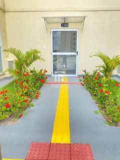 Apartamento Para Vender com 2 quartos com planejado na cozinha.