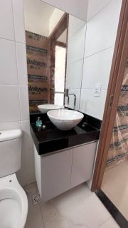 Apartamento Para Vender com 2 quartos com planejado na cozinha.