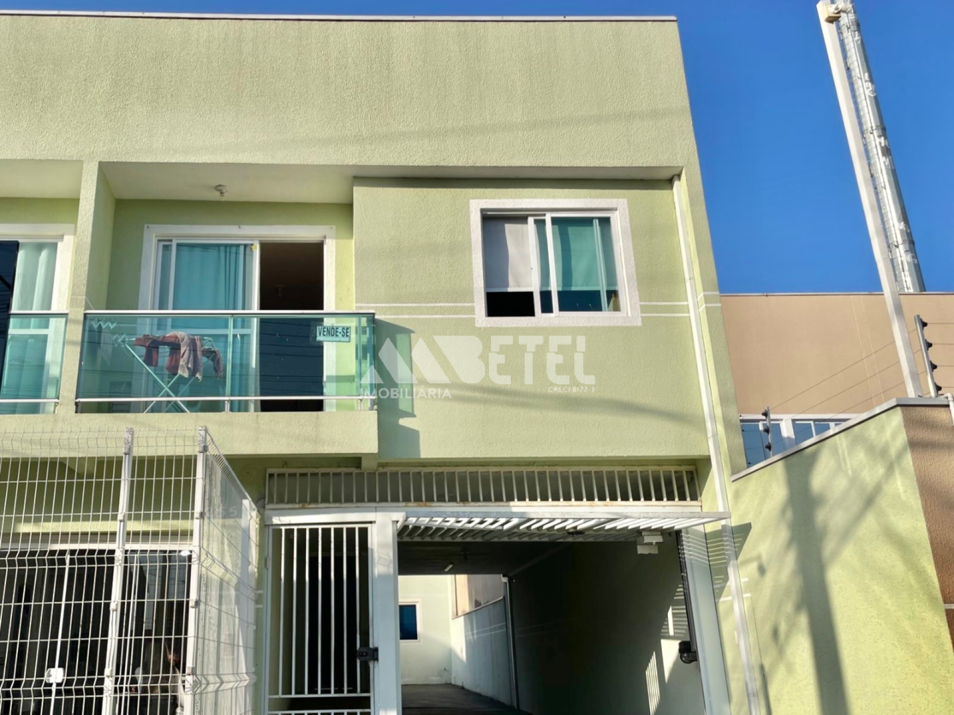 Apartamento no CIC a venda