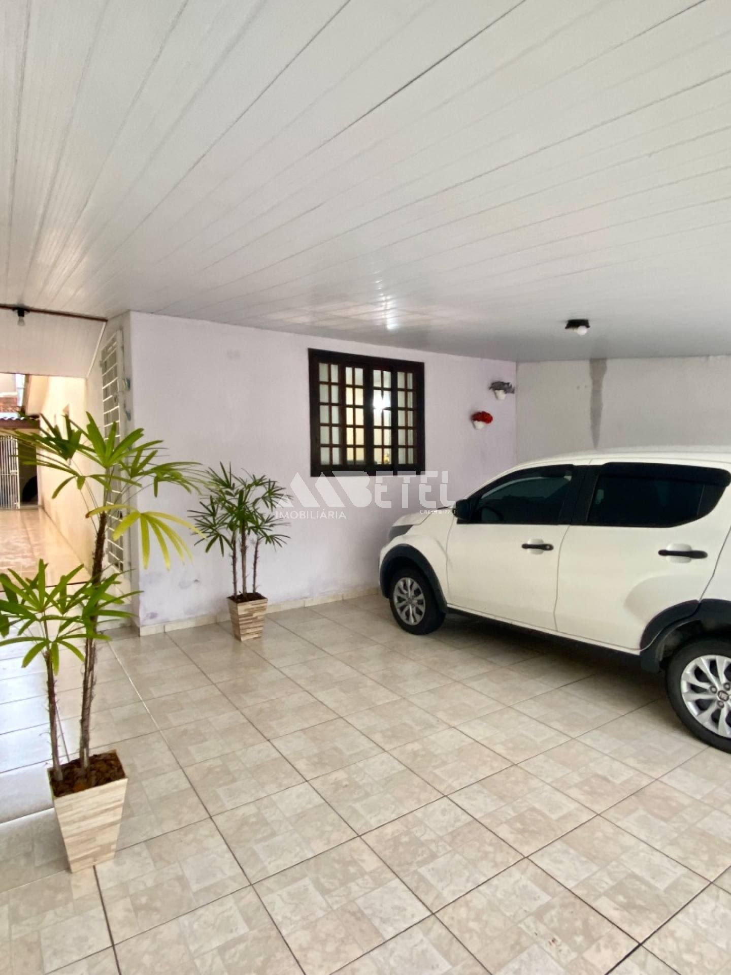 Oportunidade ! Casa localizada no Vitória Régia- CIC