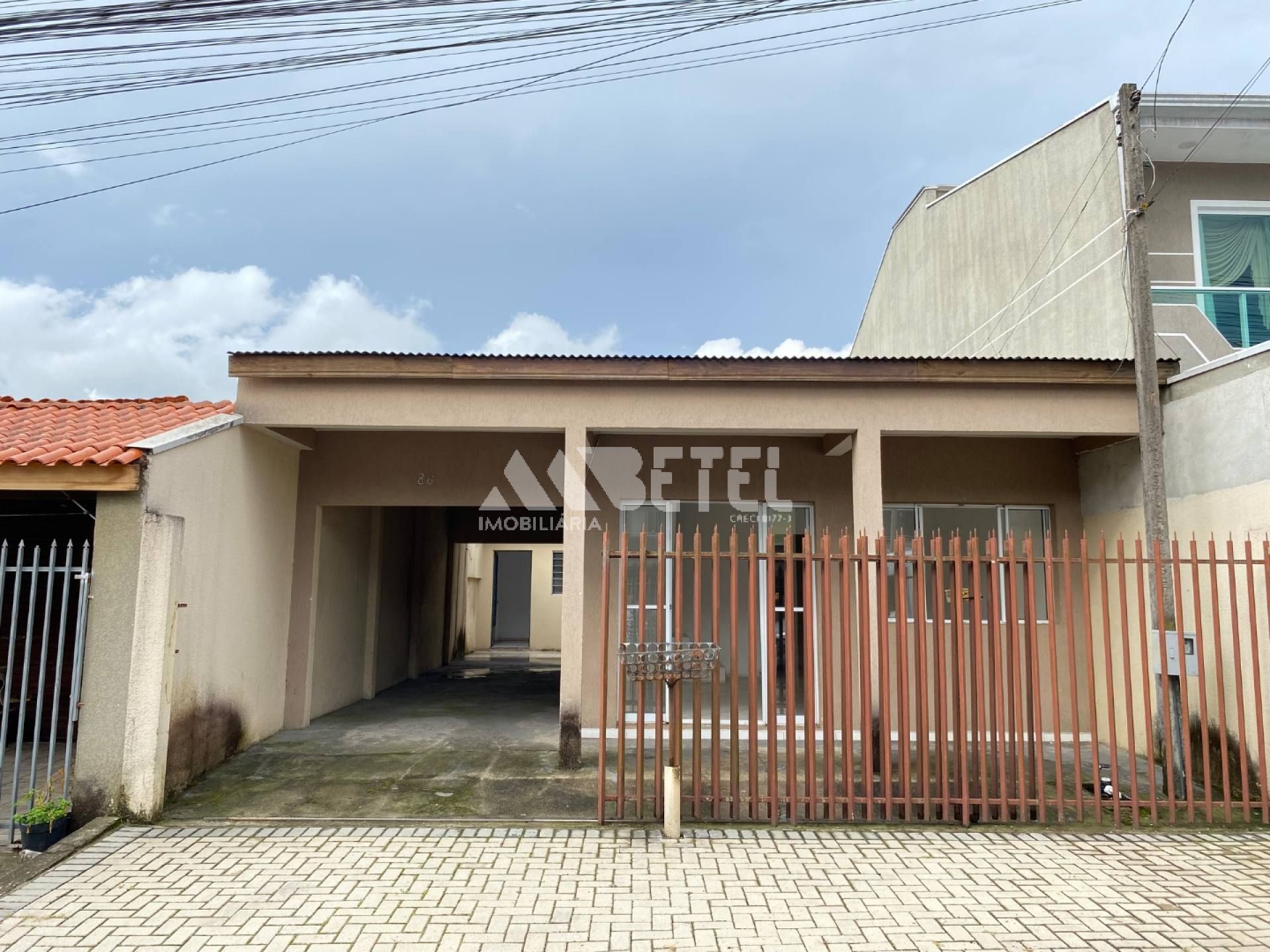 Casa a venda no Vitória Régia com estrutura pronta para sobrado!