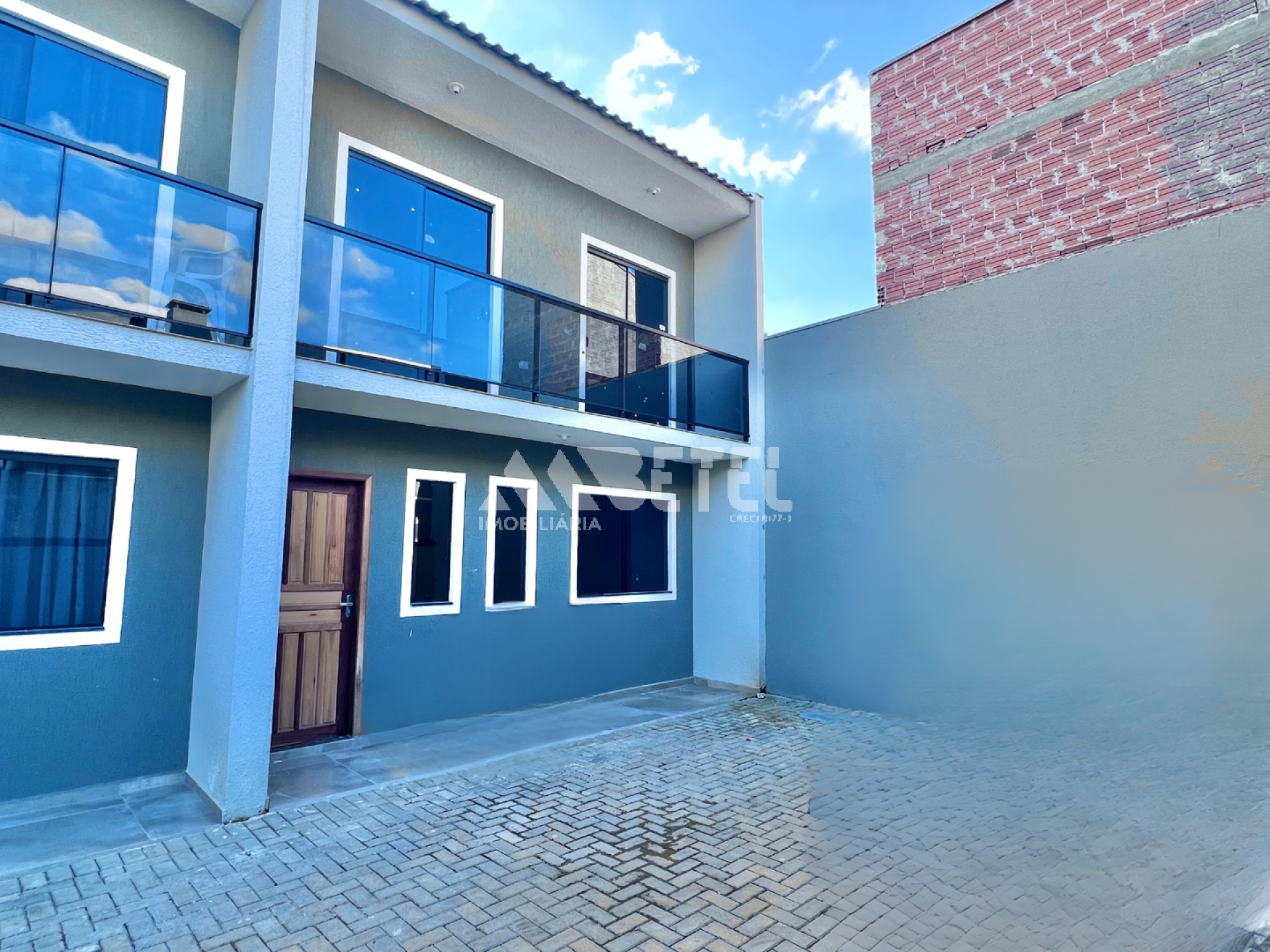 Sobrado no Vitória Régia com Acabamento Impecável – 3 Quartos e Muito Conforto para Sua Família!