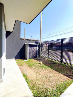 Oportunidade no Xaxim – Sobrado com 3 Quartos e Acabamento Impecável!