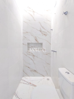 Oportunidade no Xaxim – Sobrado com 3 Quartos e Acabamento Impecável!