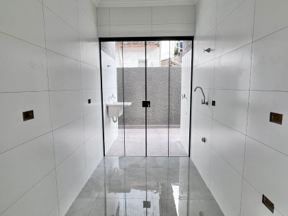 Casa Nova com 2 Quartos e Amplo Terreno no Capela Velha – Araucária