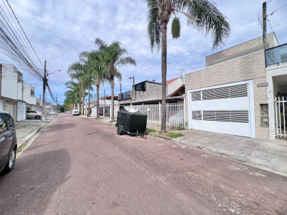 Sobrado no Vitória Régia 3 quartos, sacada e churrasqueira