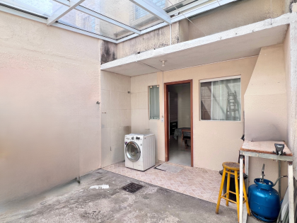 Sobrado no Vitória Régia 3 quartos, sacada e churrasqueira