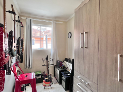 Sobrado no Vitória Régia 3 quartos, sacada e churrasqueira