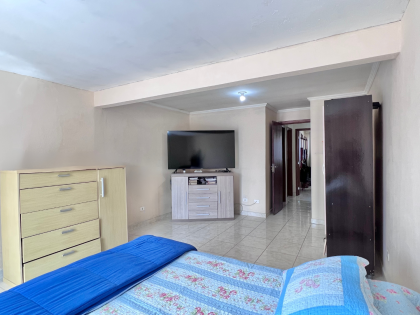 Sobrado no Vitória Régia 3 quartos, sacada e churrasqueira