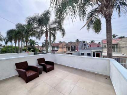 Sobrado no Vitória Régia 3 quartos, sacada e churrasqueira